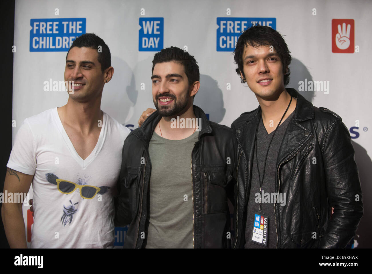 Calgary, Alberta, Kanada. 3. November 2014. Chart-topping, Juno nominierten kanadischen Pop-Rock-Band NEVERREST hat einen Auftritt auf dem roten Teppich für wir Tag 2014, Bild (L, R) Credit: Baden Roth/ZUMA Draht/Alamy Live News Stockfoto