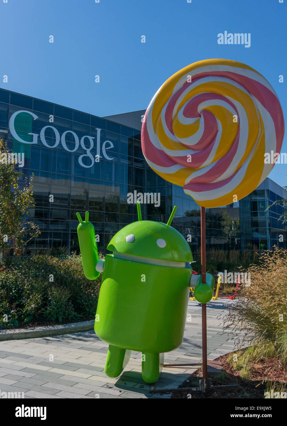 Android Lollipop Replik vor Googles Googleplex Corporate Headquarter. Stockfoto