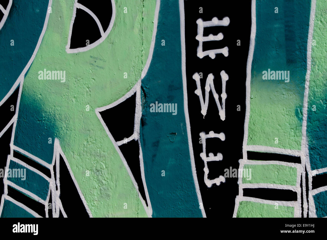 bunten Berliner Mauer Graffiti Ewe Buchstaben Stockfoto