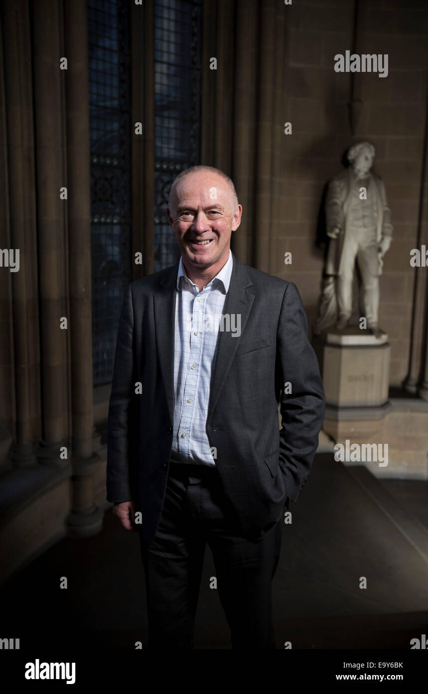 Sir Richard Leese, Führer von Manchester City Council, im Rathaus der Stadt abgebildet. Stockfoto