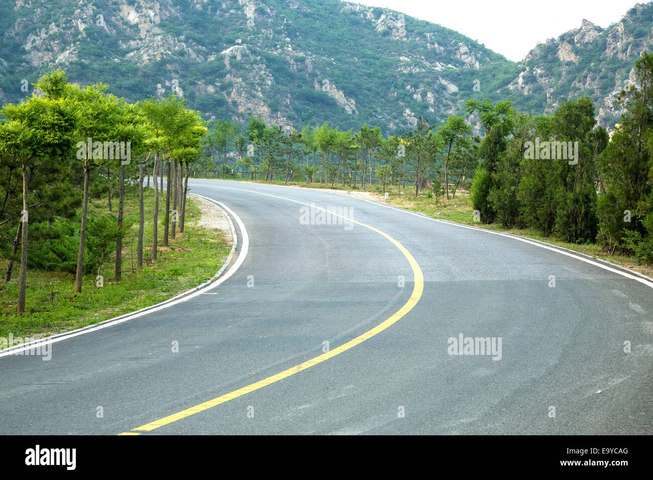 Steilen Bergstraße Stockfoto