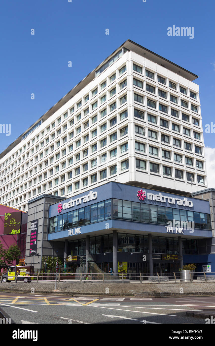 Die 55 Grad Nord Wohnung und Bürogebäude mit prominenten Newcastle MetroRadio Sitz. Stockfoto Die 55 Grad Nord Wohnung und Bürogebäude mit prominenten Newcastle MetroRadio Sitz. Stockfoto