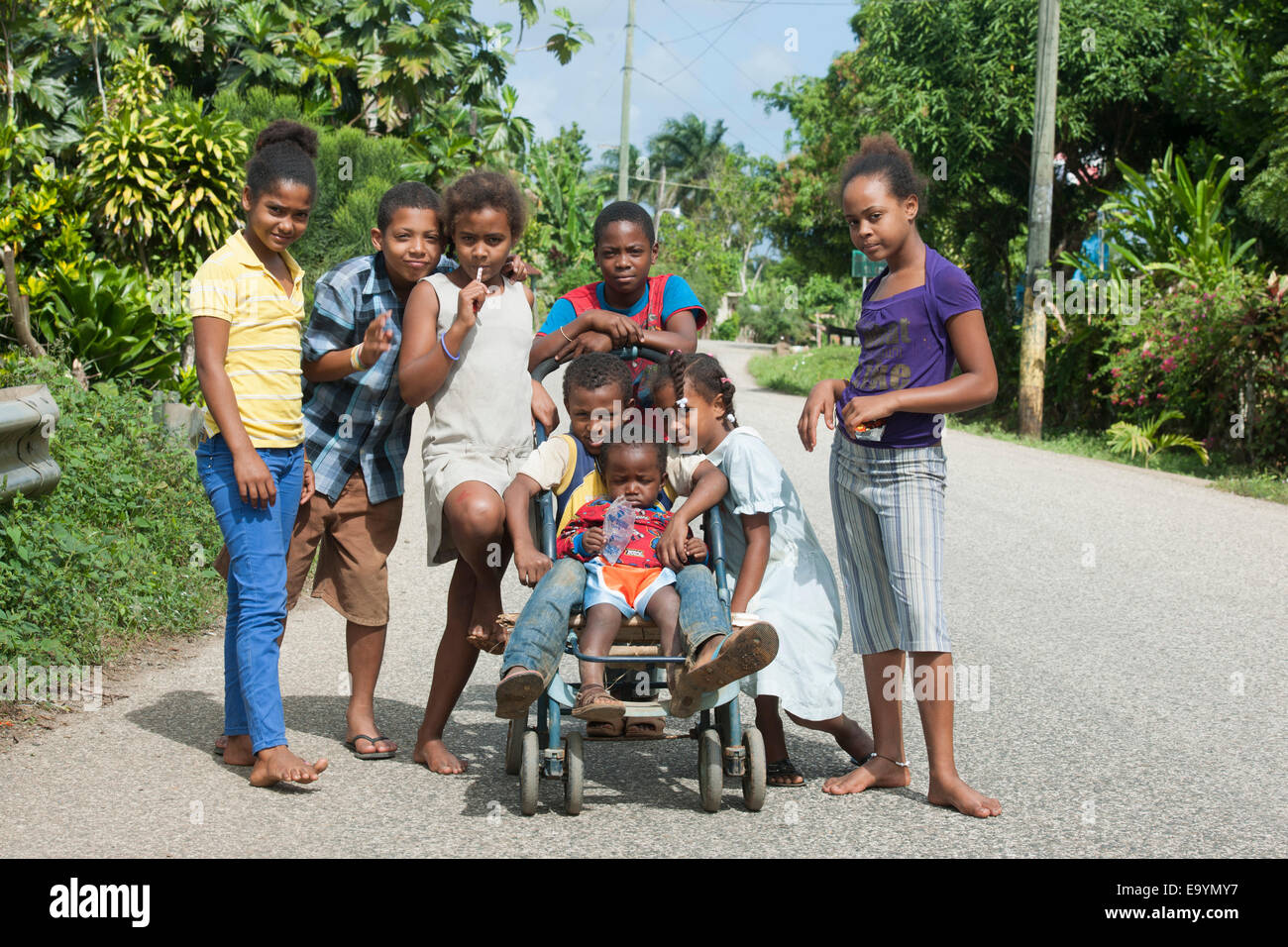 Dominikanische Republik, Osten, Sabana de la Mar, Kinder im Dorf La Valle an der Strasse von Sabana de la Mar nach Hato Mayor Stockfoto