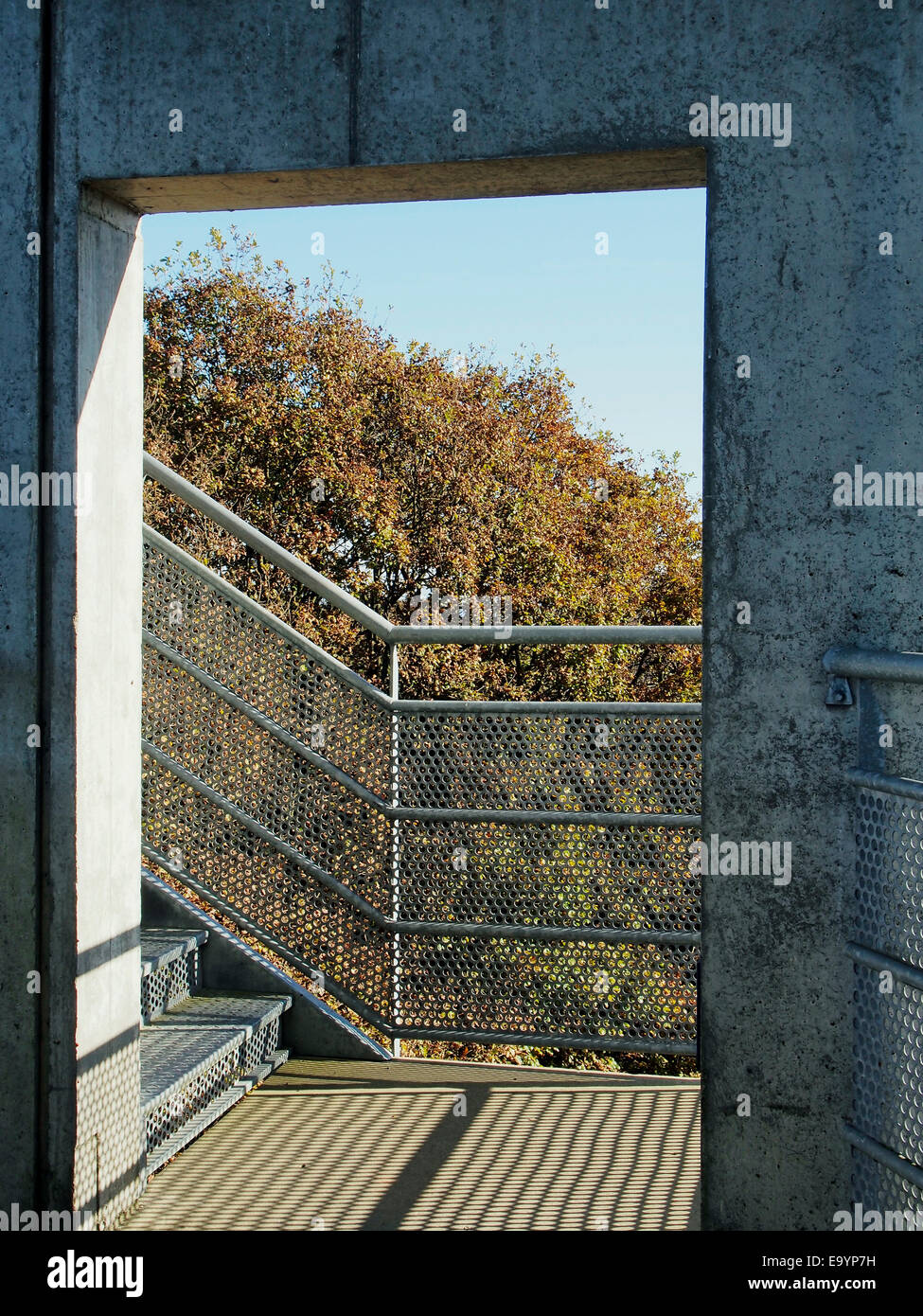 Belvedère des Avaloirs konstruktive de 1994 Offre Une Vue Panoramique Sur 360° au Visiteur Dans le Mont des Avaloirs de Normandie. Stockfoto