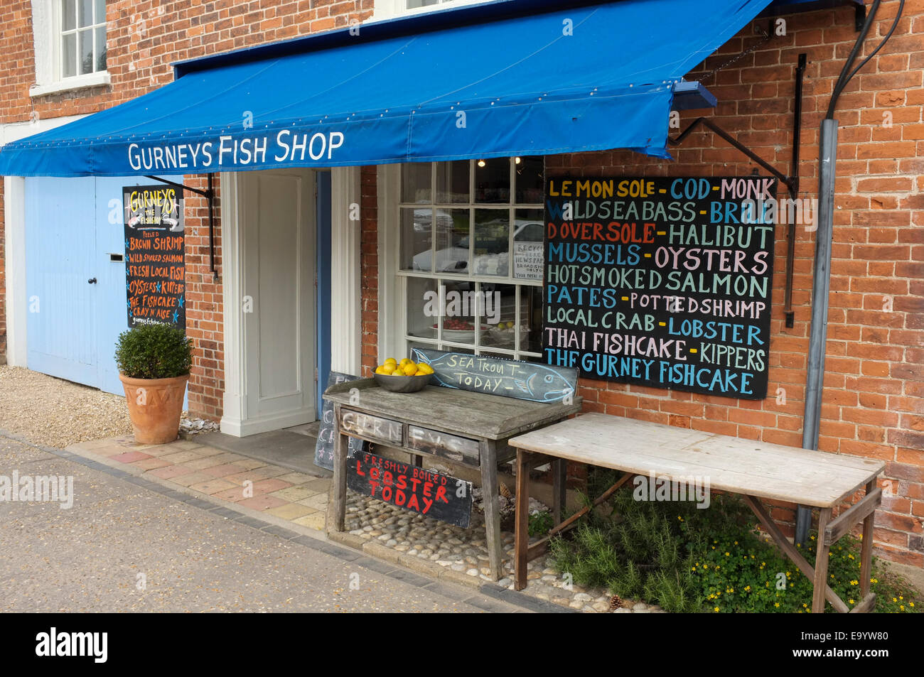 Gurneys Fischgeschäft, Burnham Market, Norfolk, England. Stockfoto