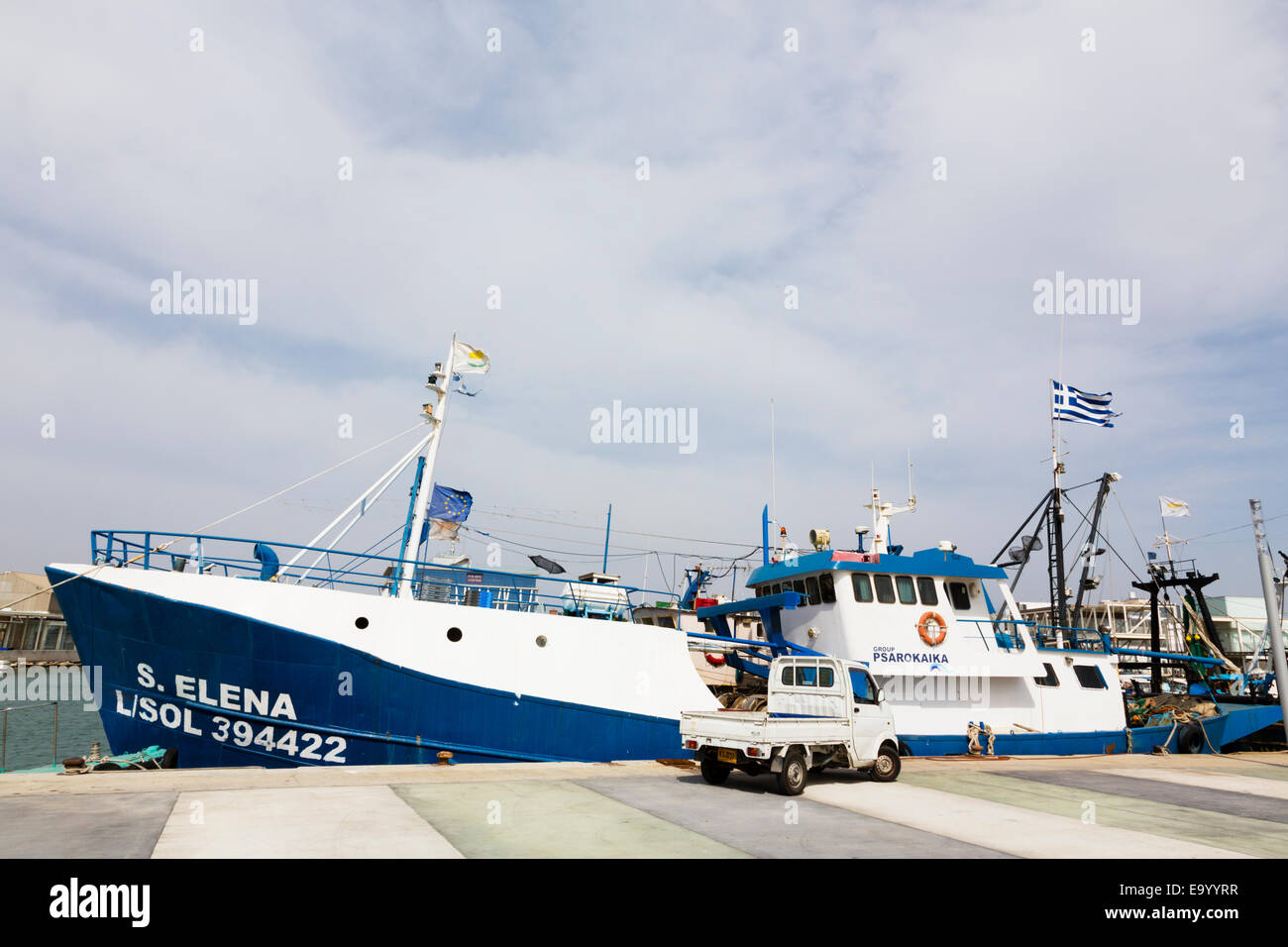 Kommerziellen Fischerboot, Marina in Limassol, Zypern Stockfoto
