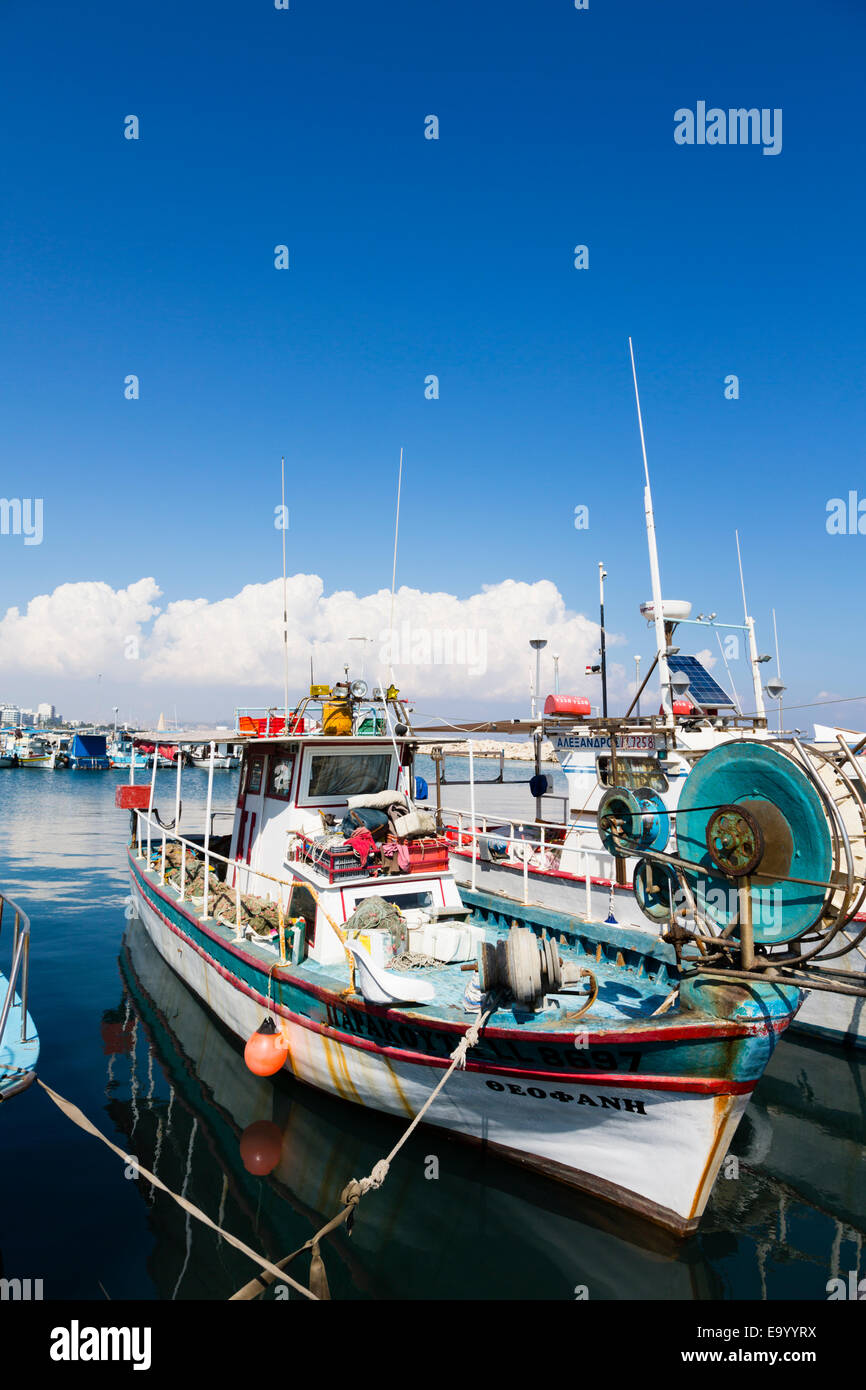 Traditionelles zypriotisches Fischerboot im Fischerhafen Larnaca. Zypern. Stockfoto