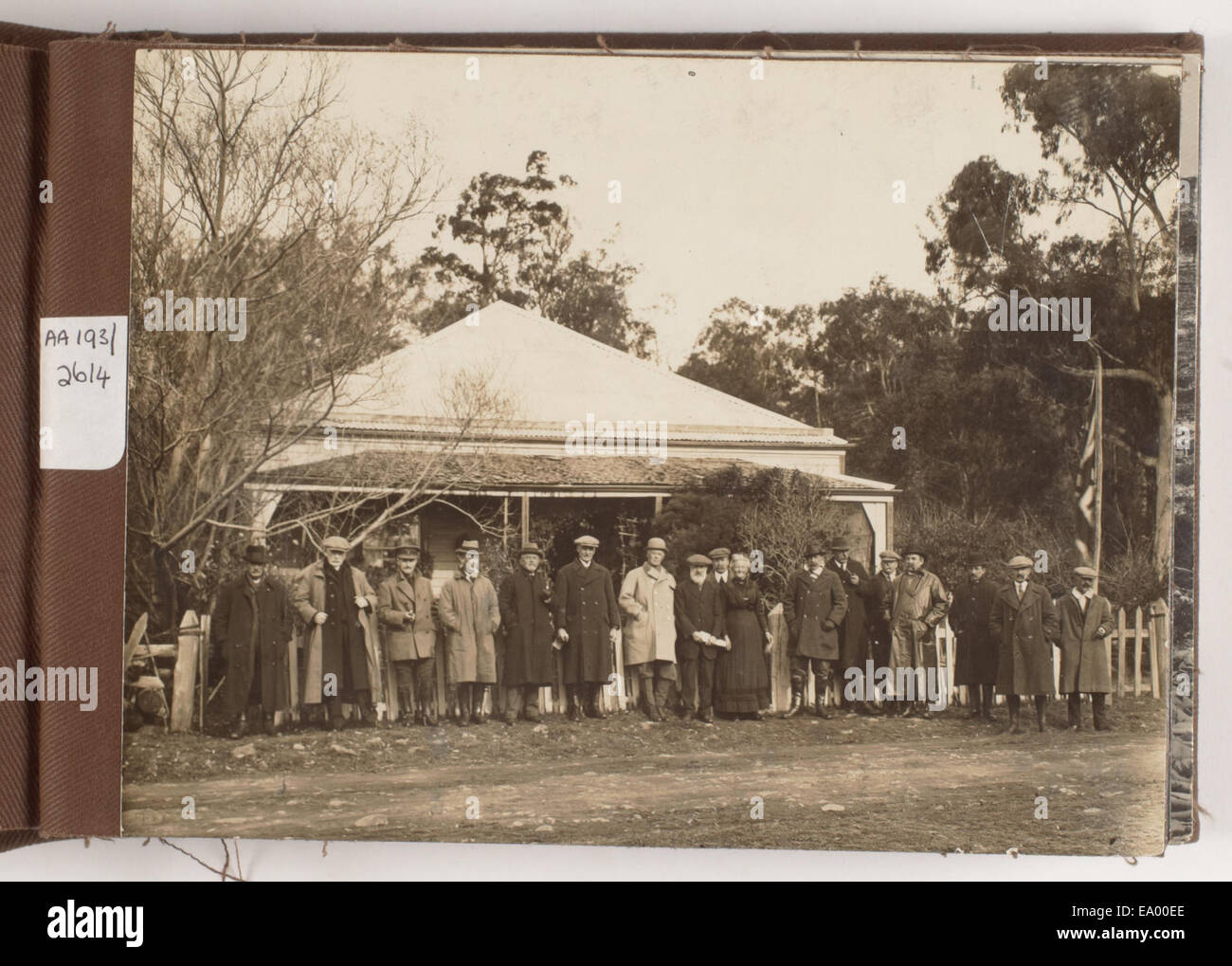 Foto von der Steppen, Bothwell - Heimat der Familie Wilson - stehen vor dem Haus mit den Besuchern (c1921) Foto von der Steppen, Bothwell - Heimat der Wilson 14300172320 o Stockfoto