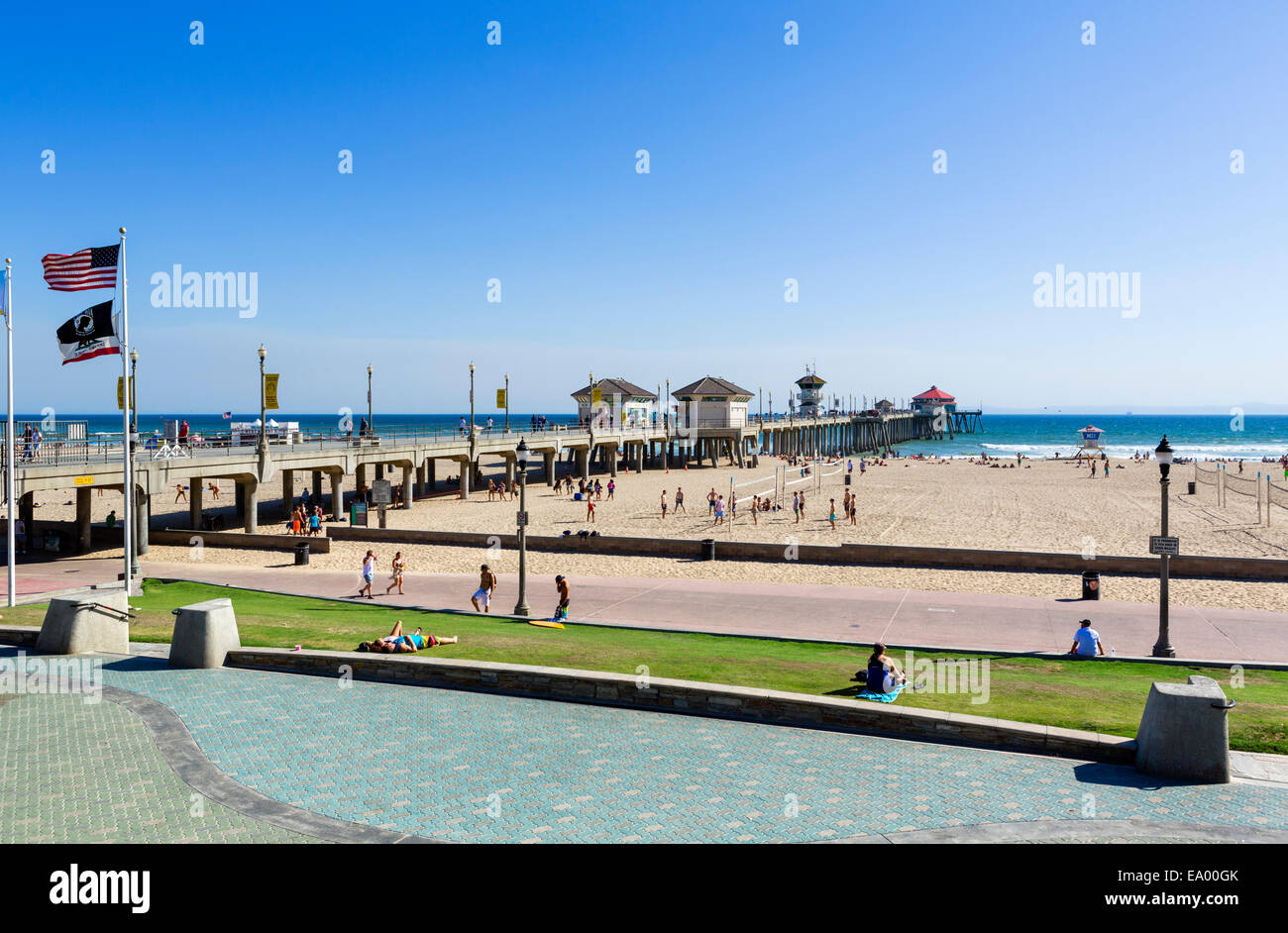 Der Pier und Strand im Zentrum von Huntington Beach, Orange County, Kalifornien, USA Stockfoto