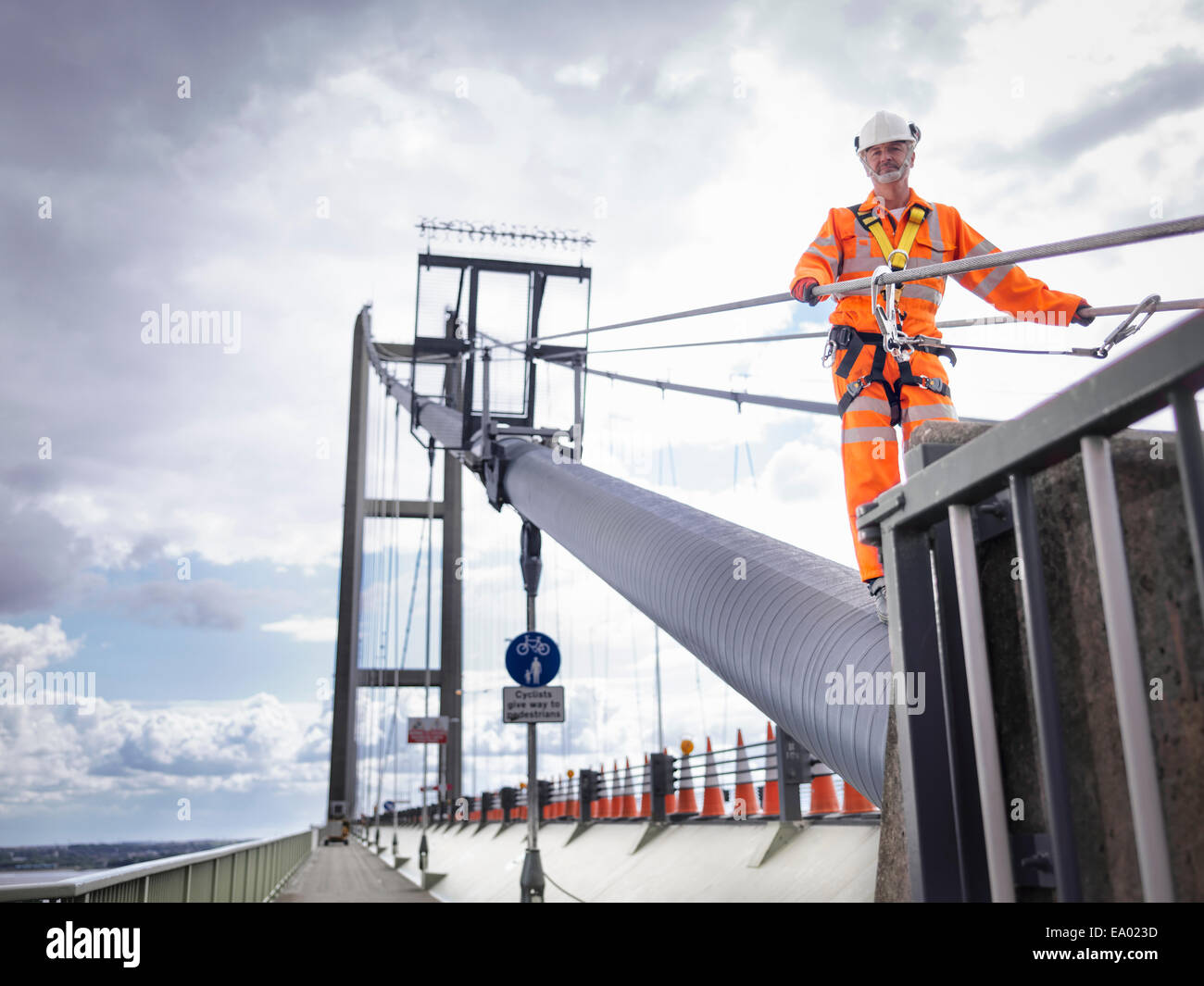 Brücke-Arbeiter am Kabel des Hängebrücke Humber Bridge UK wurde im Jahr 1981 erbaut. Stockfoto
