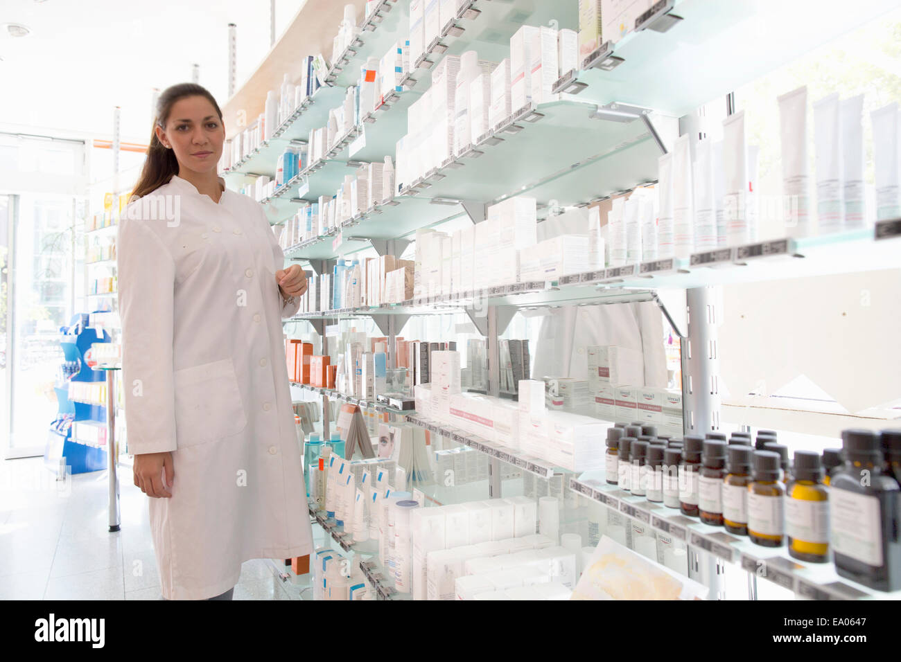 Porträt der Apotheker in der Apotheke Stockfoto