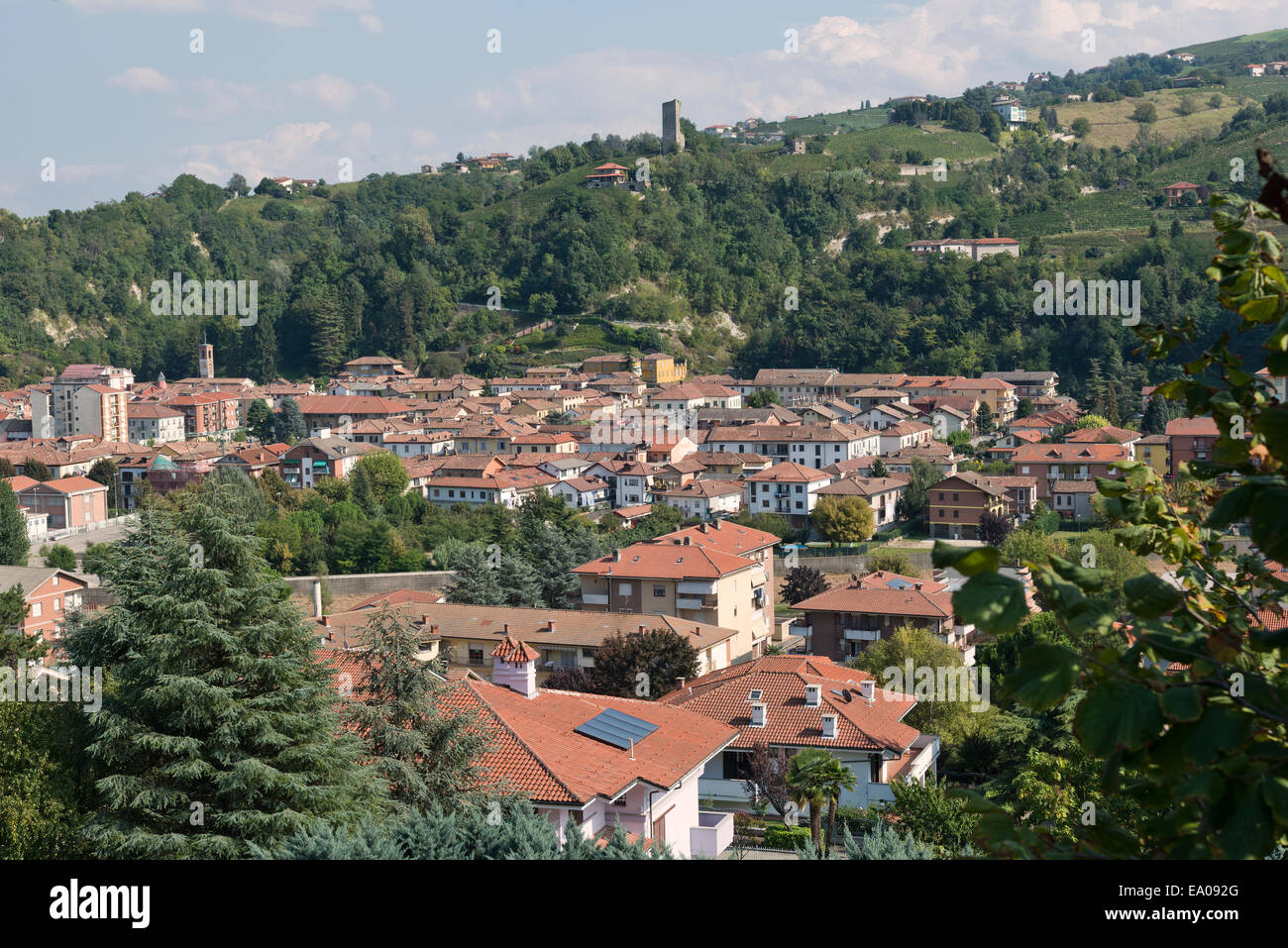 Italien, Piemont: Langhe Roero und Monferrato auf der UNESCO-Welterbe Liste: Panorama von S.Stefano Belbo Stockfoto