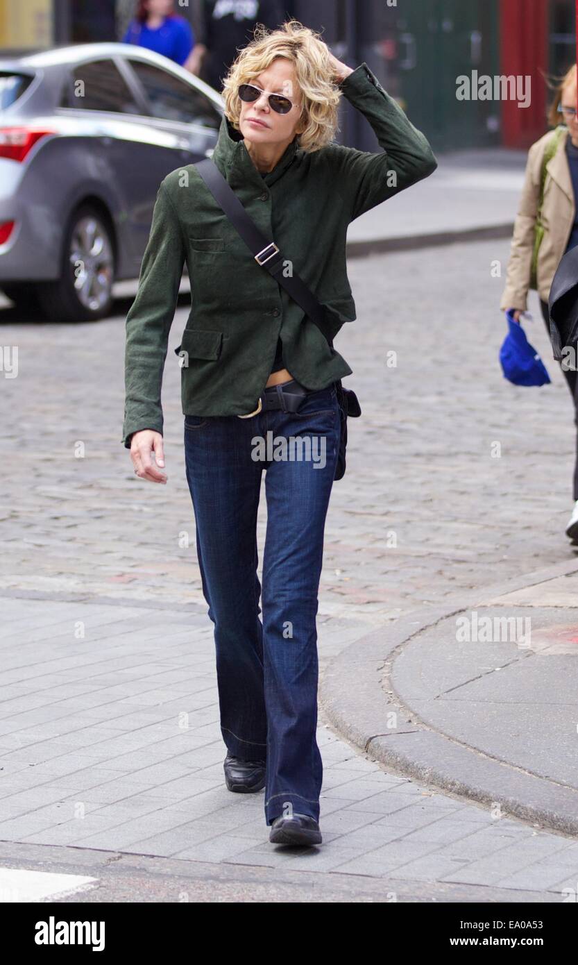 Meg Ryan in Soho mit Sonnenbrille gesichtet Featuring: Meg Ryan Where: New  York City, New York, USA bei: 3. Mai 2014 Stockfotografie - Alamy