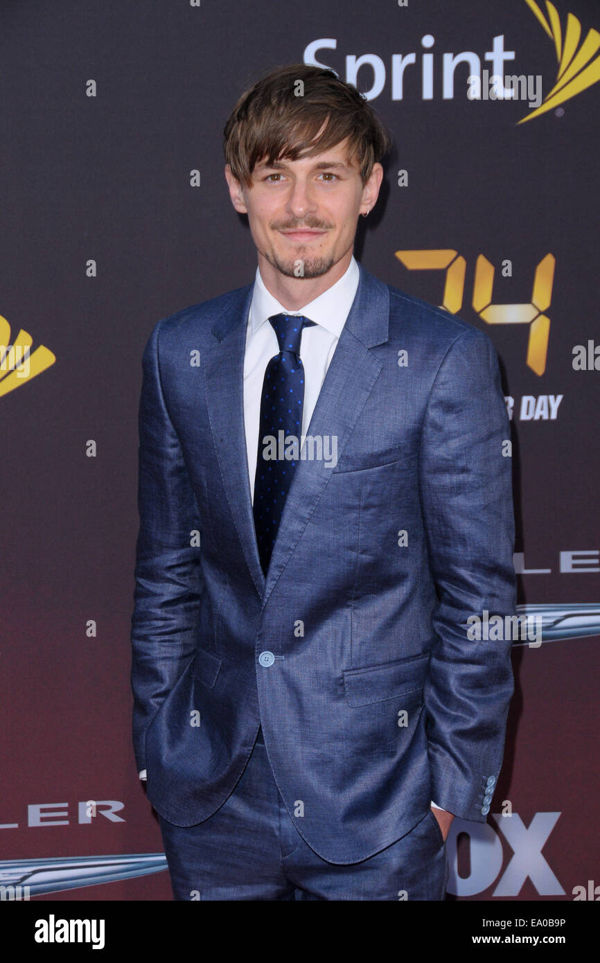 24: live Another Day "Weltpremiere - Ankünfte Featuring: Giles Matthey wo: Manhattan, New York, USA bei: 2. Mai 2014 Stockfoto