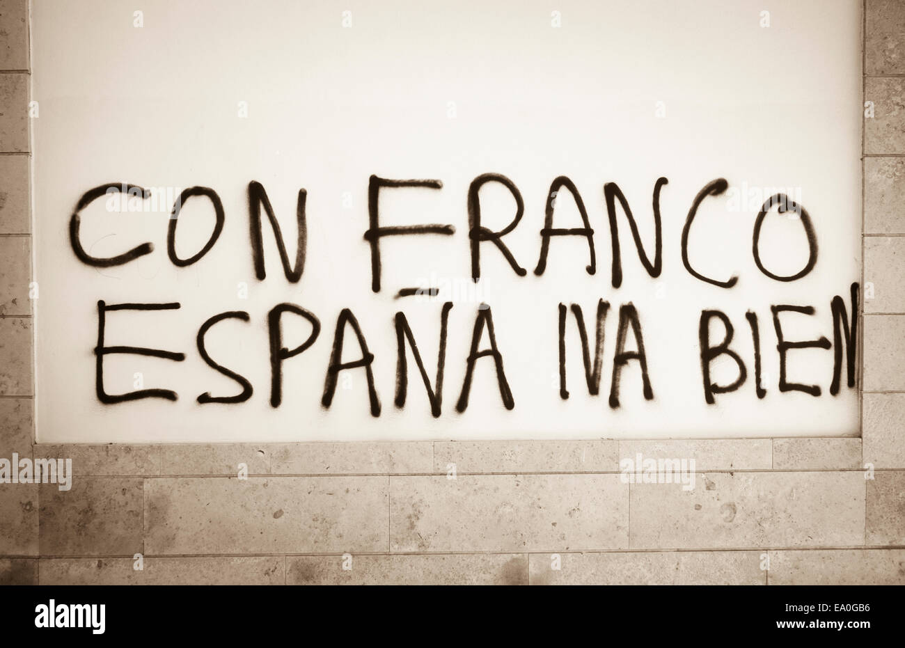 Anti-Regierung war Graffiti an der Wand in Spanien sagen Spanien besser mit General Franco Stockfoto