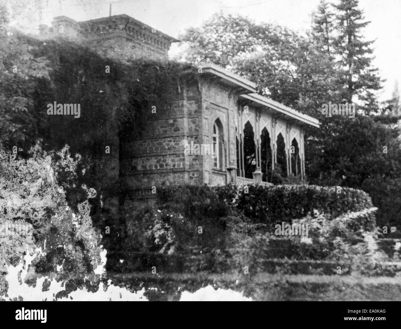 11. Oktober 2014 - Museum von Alexander Tschawtschawadse in Tsinandali, Georgia, 1950er Jahre. Reproduktion von beschädigt stark eine antike Foto. . Prinz Alexander Chavchavadze war eine bemerkenswerte georgischen Dichter, öffentliche Wohltäter und militärische Figur. Gilt als der "Vater der georgischen Romantik '', war er ein herausragender georgischen Aristokrat und ein talentierter General der kaiserlichen russischen Dienst. (Kredit-Bild: © Igor Golovniov/ZUMA Wire/ZUMAPRESS.com) Stockfoto