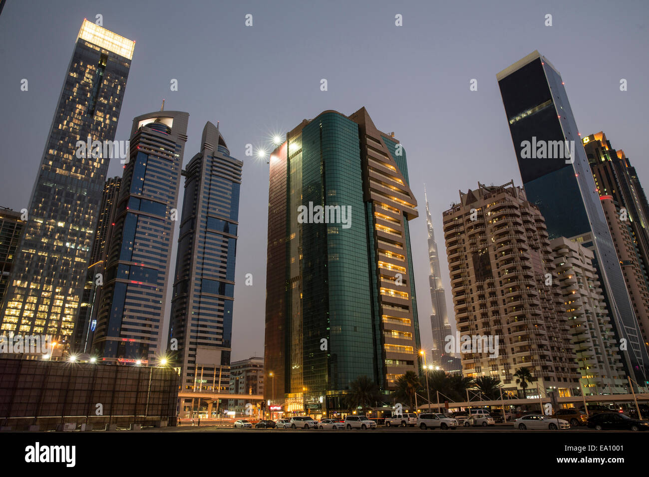 Skyline von Dubai mit Burj Khalifa, Dubai, Vereinigte Arabische Emirate Stockfoto