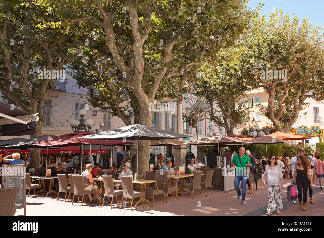 Straßencafé, Altstadt, Menton, ´ Cote Azur, Frankreich Stockfoto