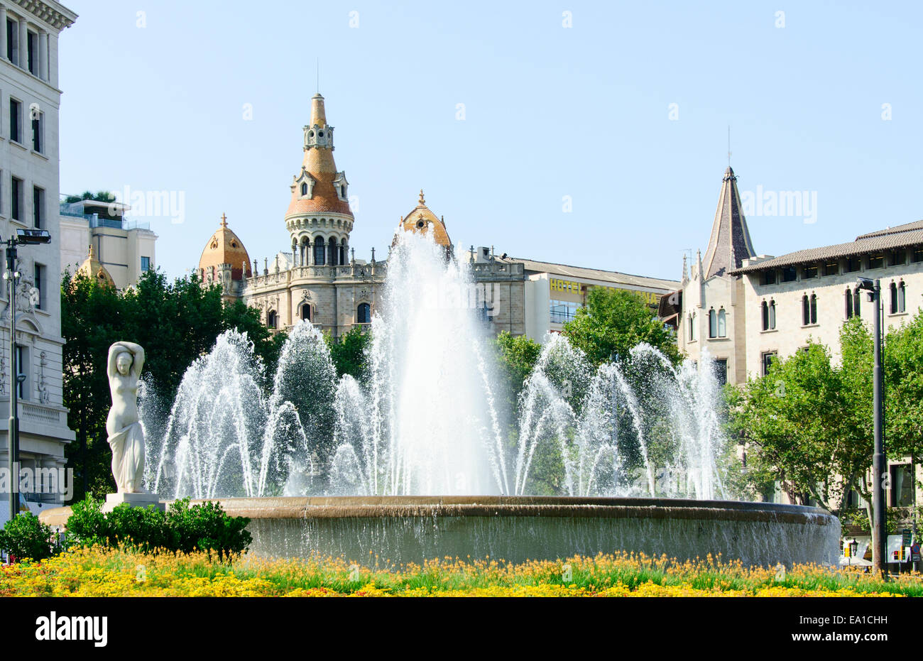 Brunnen auf der Plaza Catalunya Stockfoto