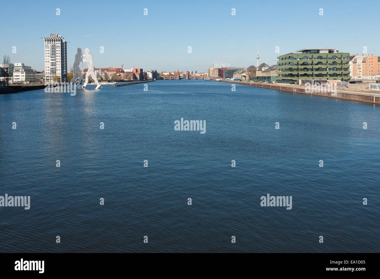 Blick auf den Fluss Spree der Oberbaum Stockfoto