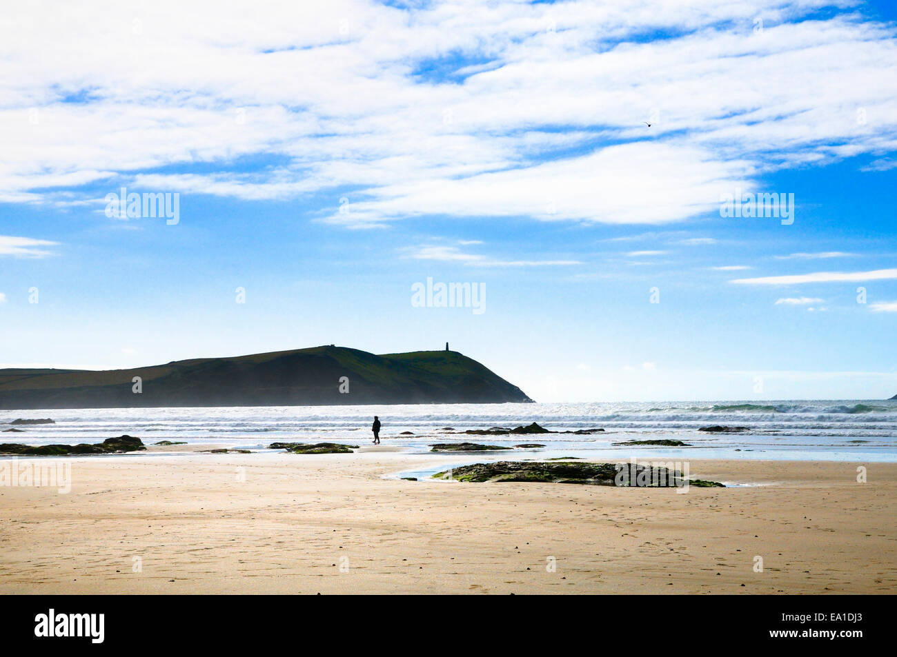 Polzeath Strand mit Blick auf Stepper Point, Cornwall, UK Stockfoto