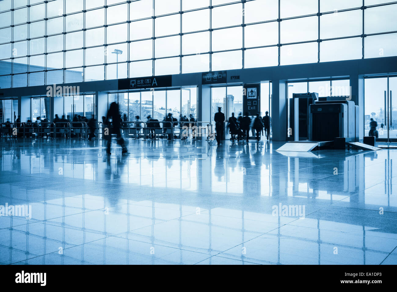 moderne Eisenbahn-Bahn-Eingang Stockfoto