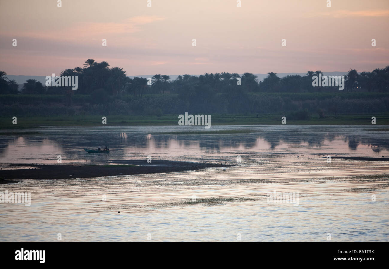 Siedlung am großen Strom Stockfoto