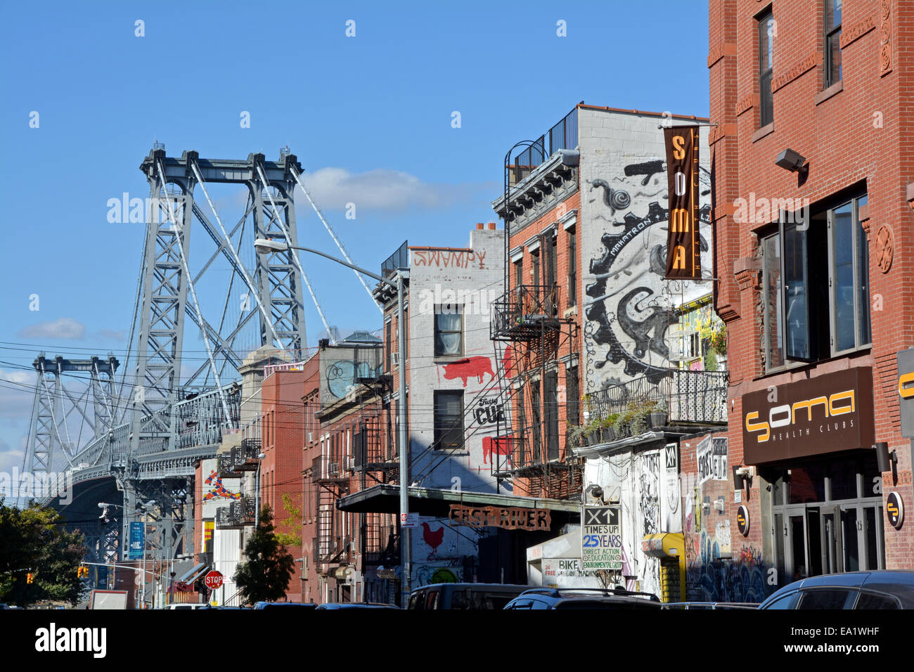 Einen Überblick über die Williamsburg Bridge aus South 6th Street in Williamsburg, Brooklyn, New York Stockfoto