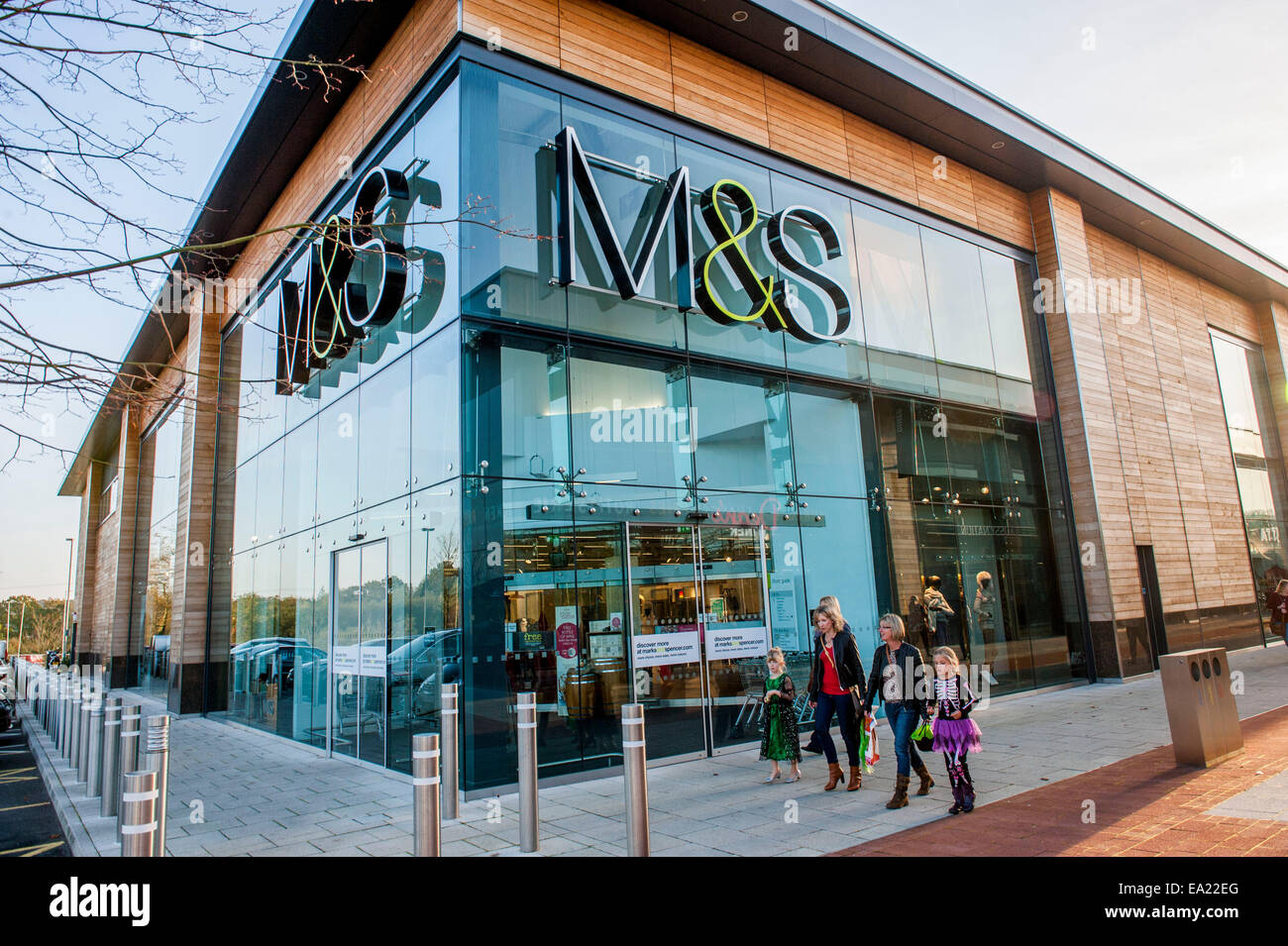 künstlerische Aufnahmen von M & S Marks and Spencer Lagern bei British Land Whiteley Fareham PO15 7LJ Retail-site Stockfoto