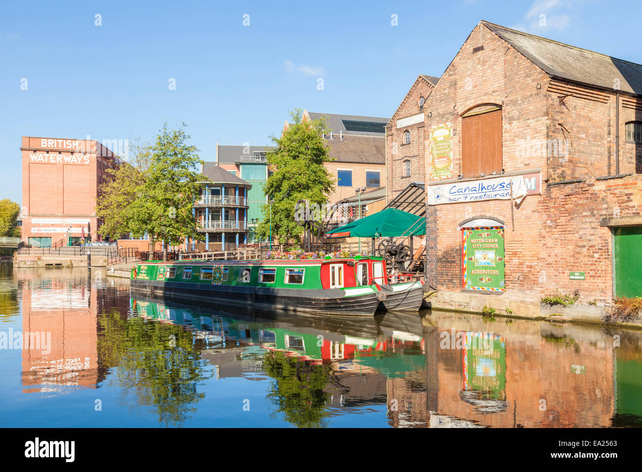 Günstig narrowboats auf dem Hafengebiet der Nottingham und Beeston Kanal in der Stadt Nottingham, England, Großbritannien Stockfoto