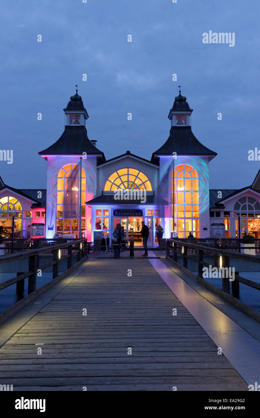 beleuchteten Pier, Sellin, Insel Rügen, Mecklenburg-West Pomerania, Deutschland, Deutschland Stockfoto