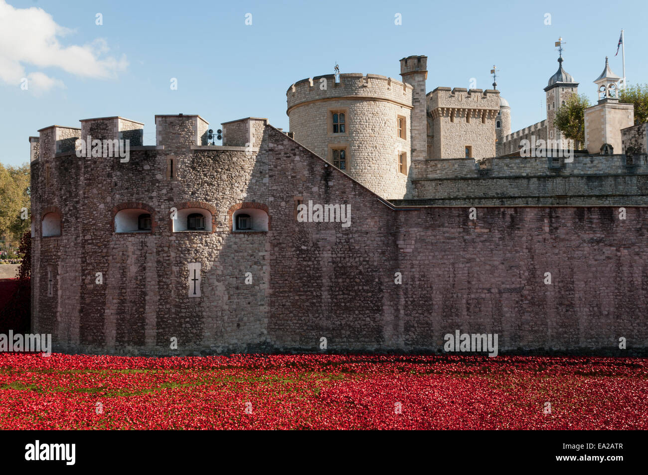 Tower von London Mohnblumen Kunst Ausstellung 2014 Stockfoto