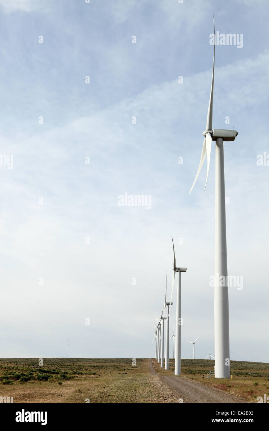 Eine Reihe von umweltfreundlichen Windgeneratoren Stockfoto
