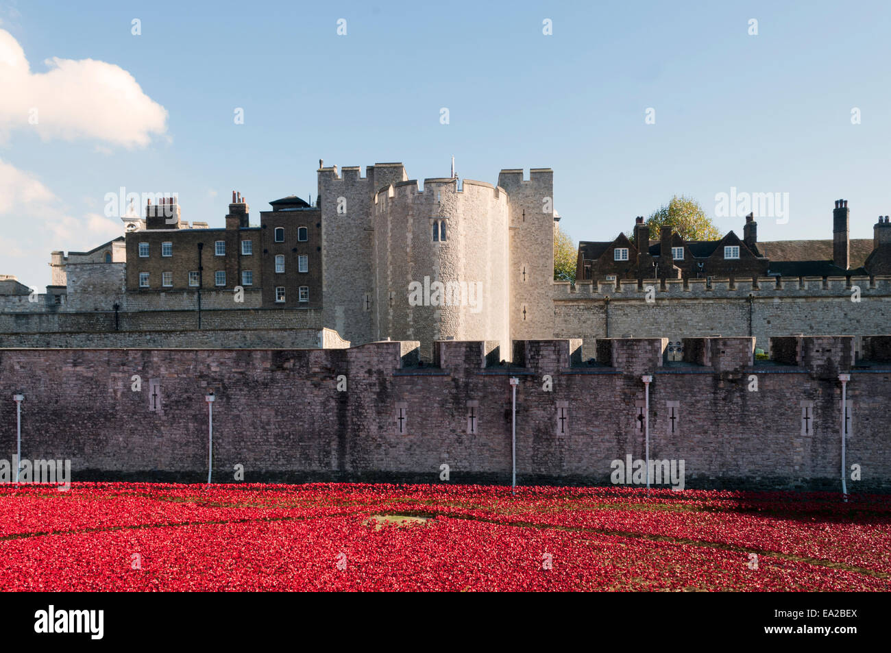 Tower von London Mohnblumen Kunst Ausstellung 2014 Stockfoto