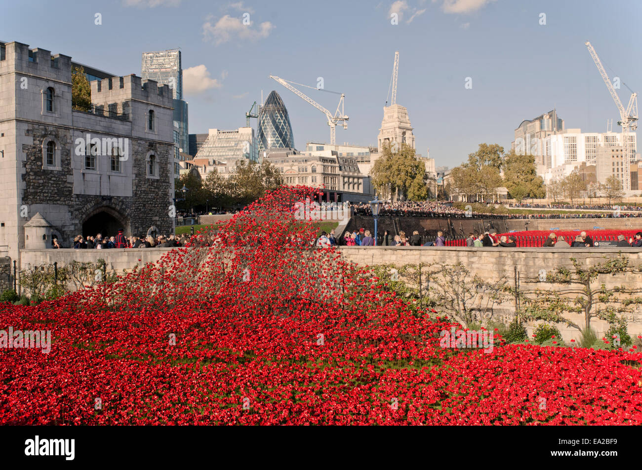 Tower von London Mohnblumen Kunst Ausstellung 2014 Stockfoto