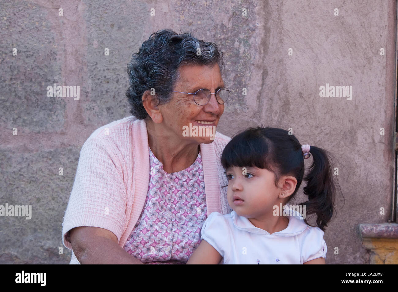 Frau und Mädchen, Antigua, Sacatep Stockfoto