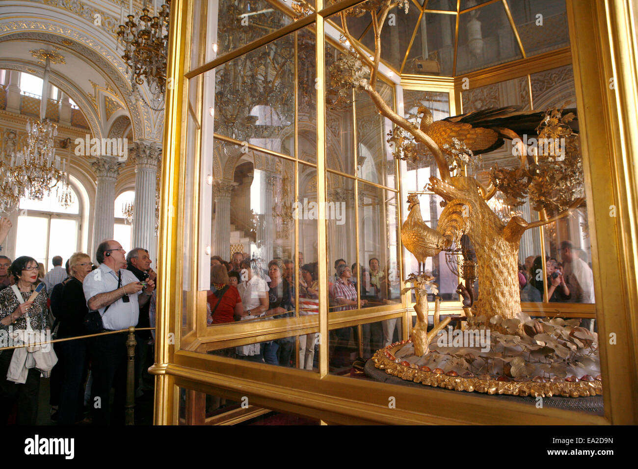 Katharina II. erwarb der goldene Pfau Uhr 1781 aus England jetzt auf dem Display in der Eremitage. Der Automat Stockfoto