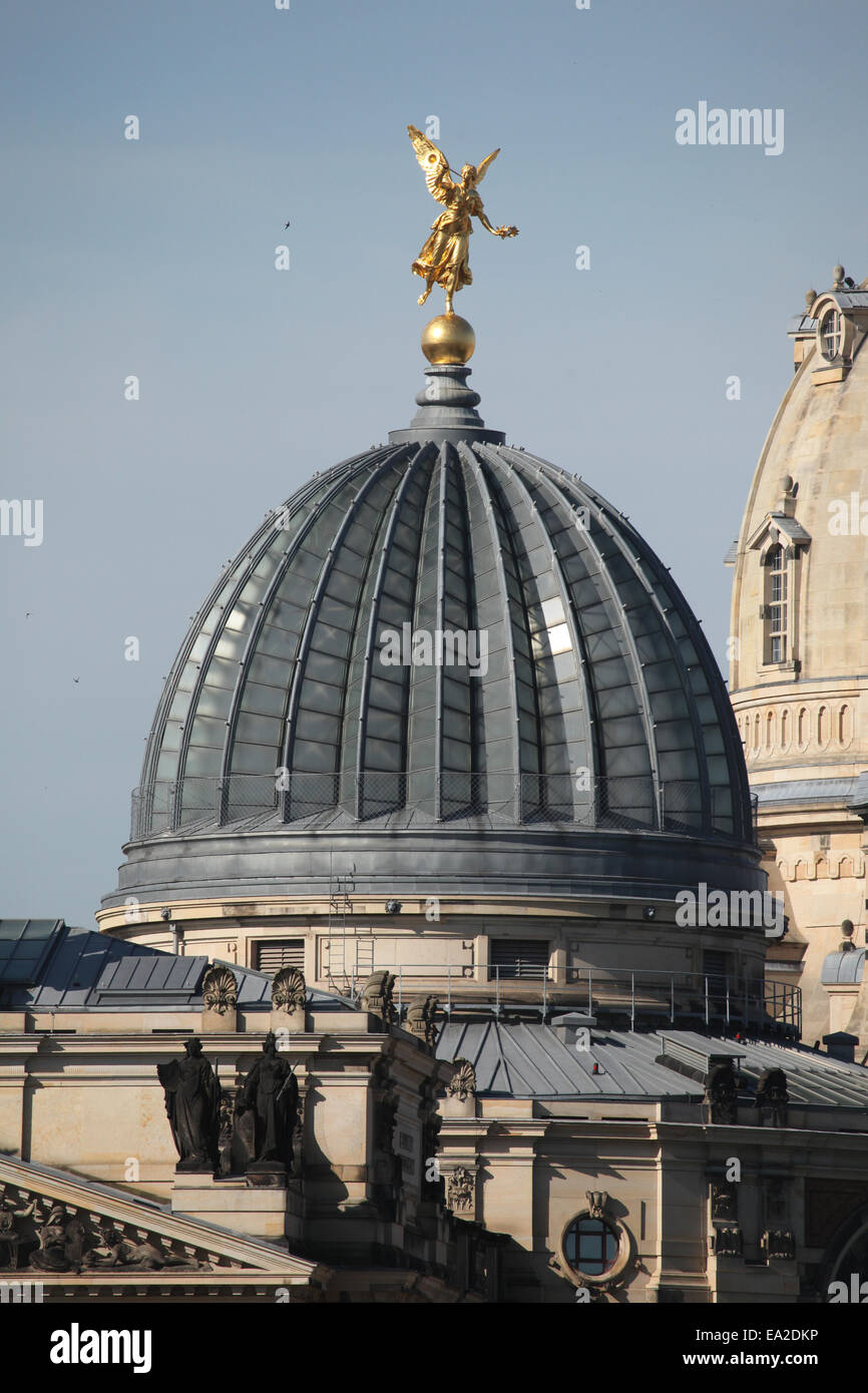 Kuppel der Akademie der bildenden Künste in Dresden, Sachsen, Deutschland. Stockfoto