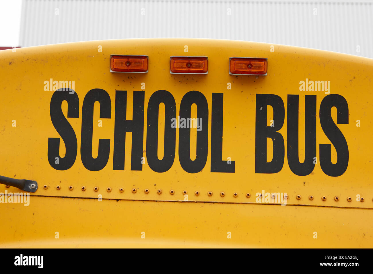 Geben Sie einen Gmc nordamerikanischen kurzen gelben Schulbus Saskatchewan Kanada Stockfoto