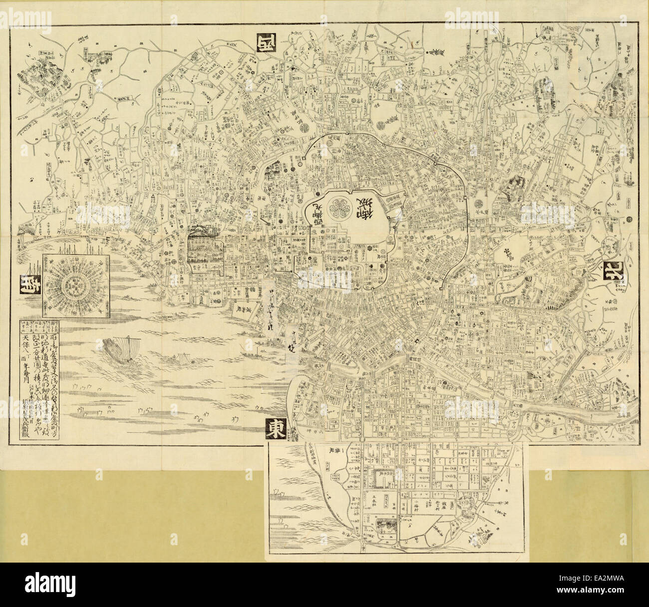 Ein maßstabsgetreuer Taschenplan von Edo, heute als Tokio bekannt, zeigt das Layout und die Straßen der Stadt in der Edo-Zeit. Diese historische Karte spiegelt die städtebauliche Entwicklung und Struktur einer der wichtigsten Städte Japans während dieser Zeit wider. Stockfoto