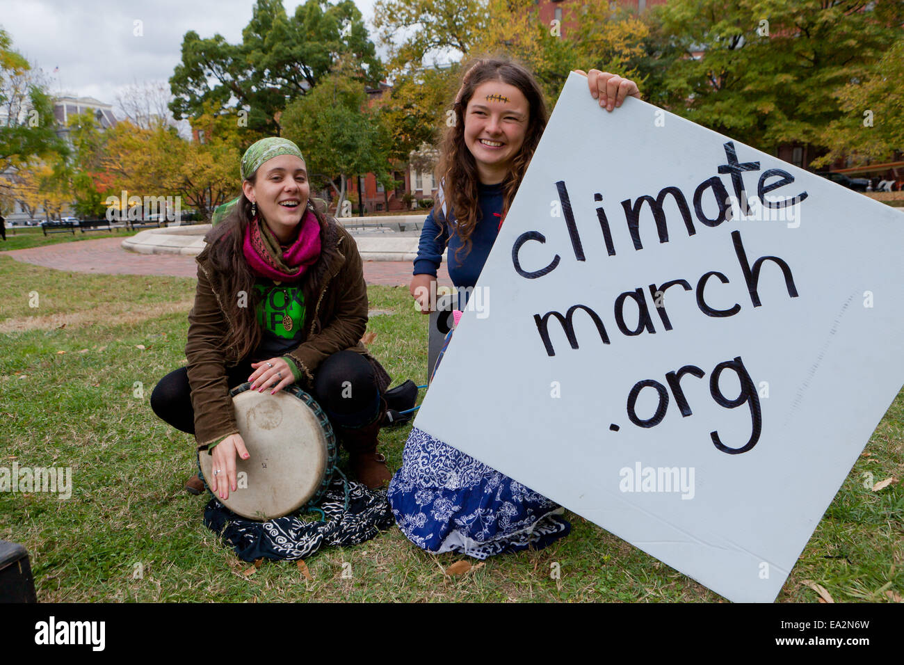 Junge Frauen im Klima März - Washington, DC USA Stockfoto