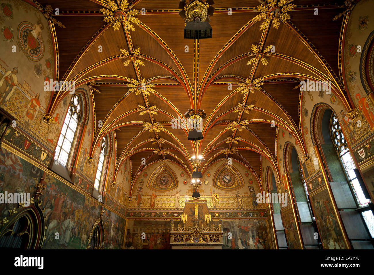 Gewölbe der gotischen Halle im Inneren des Rathauses, Brügge, Belgien, Europa Stockfoto