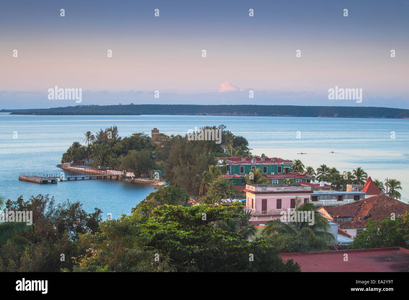 Blick auf Punta Gorda, Cienfuegos, Provinz Cienfuegos, Kuba, Westindische Inseln, Karibik, Mittelamerika Stockfoto