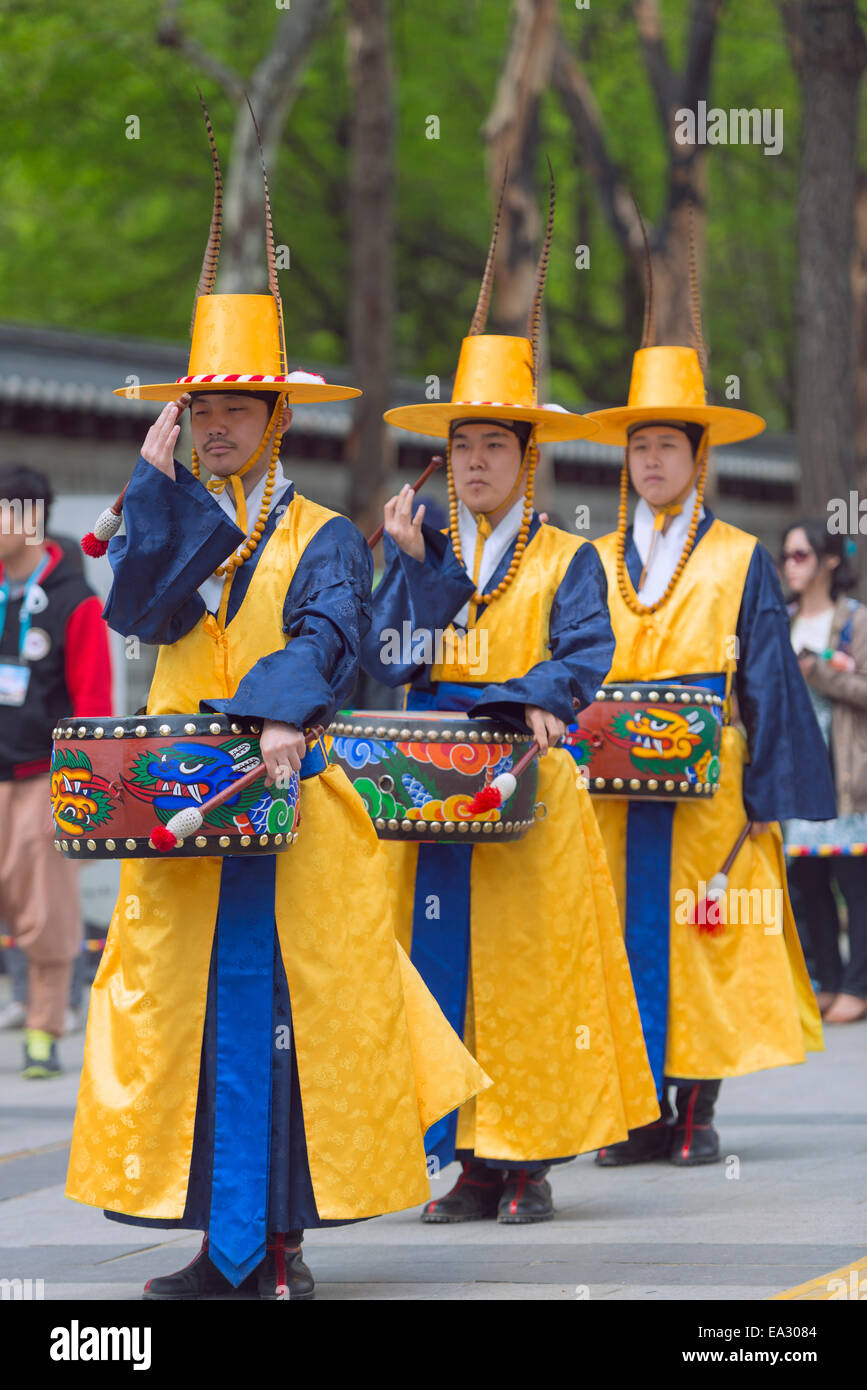 Wechsel der Wachen Zeremonie, Deoksugung Palast, Seoul, Südkorea, Asien Stockfoto