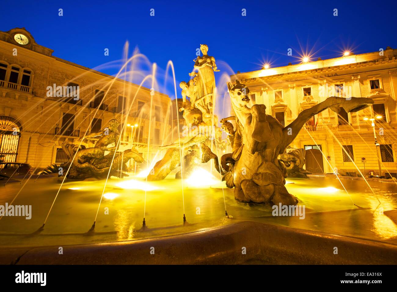 Brunnen von Diana, Ortygia, Syrakus, Sizilien, Italien, Europa Stockfoto