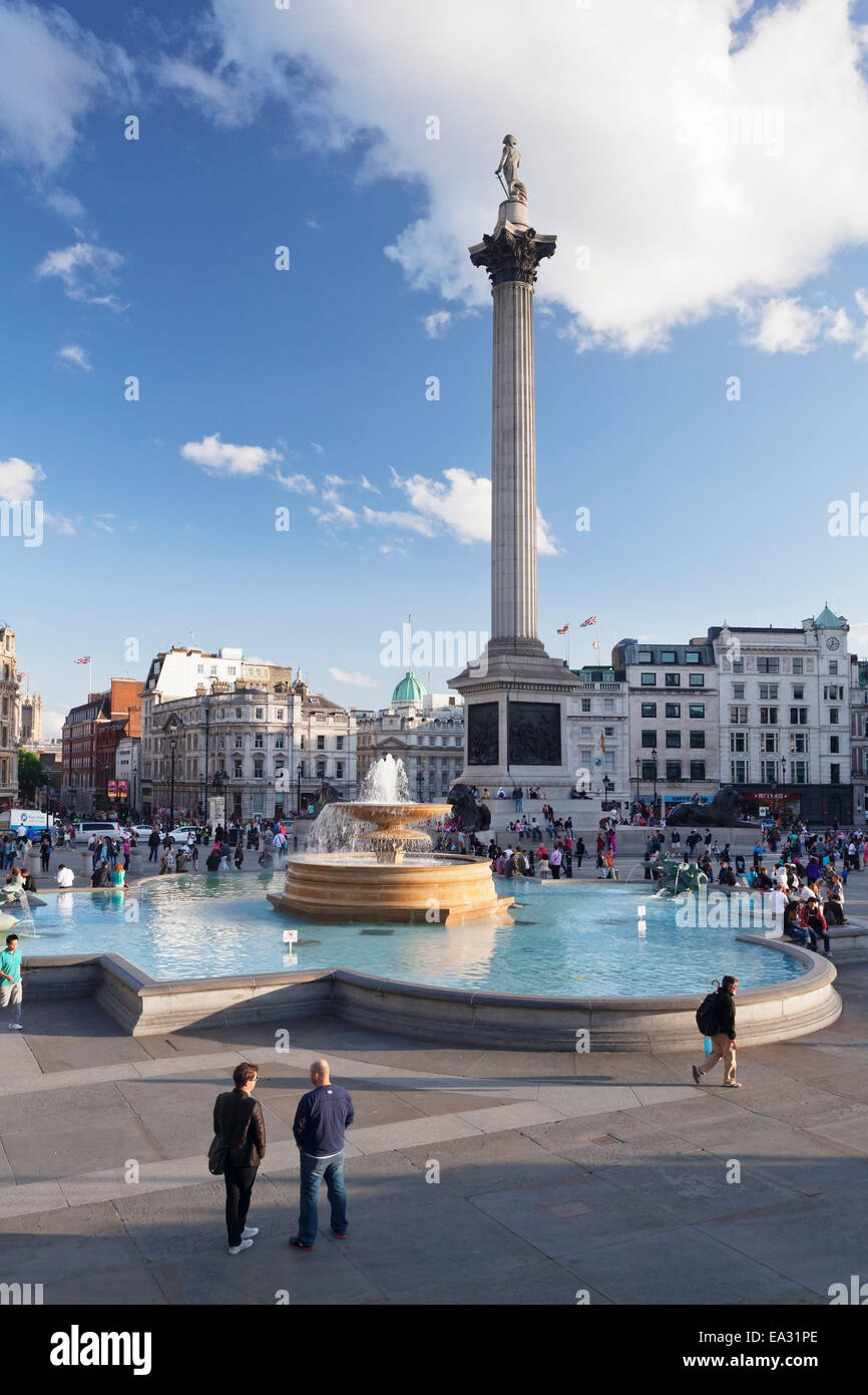 Trafalgar Square mit der Nelson Säule und Brunnen, London, England, Vereinigtes Königreich, Europa Stockfoto