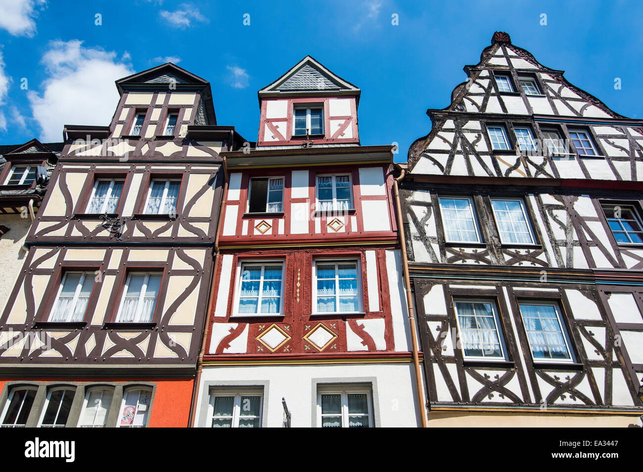 Fachwerkhäusern auf dem Marktplatz in Cochem, Moseltal, Rheinland-Pfalz, Deutschland, Europa Stockfoto