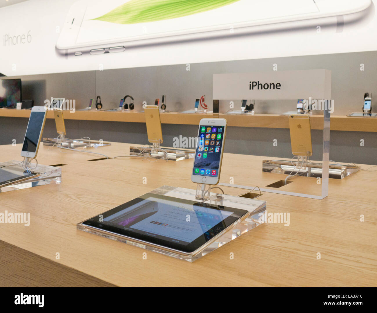 Das Apple iPhone 6 Display im Apple store Stockfoto