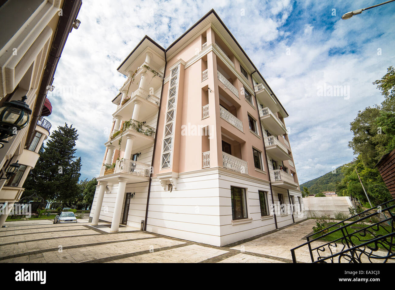 Moderne Hotelgebäude, Gagra, Abchasien Stockfoto