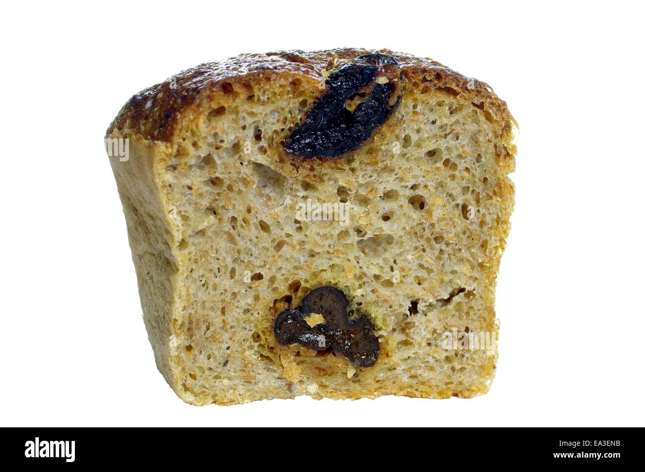 appetitliches Brot aus getrockneten Pflaumen auf weißem Hintergrund Stockfoto